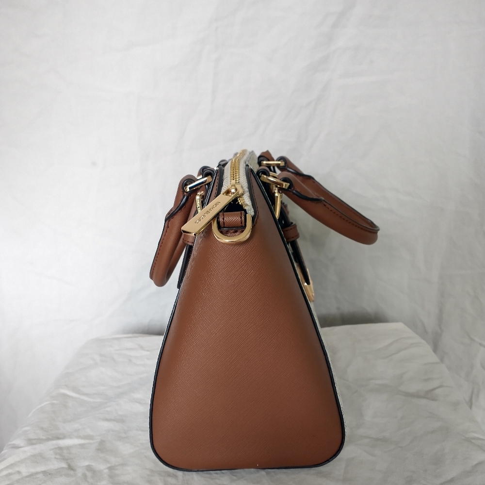 Women's Michael kors "Ciara - vanilla/lugg MD messenger " monogrammed crossbody - Picture 7 of 15